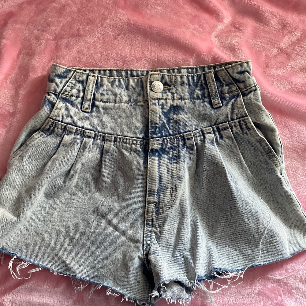 aeropostale light wash high waisted ‘mom’ shorts.